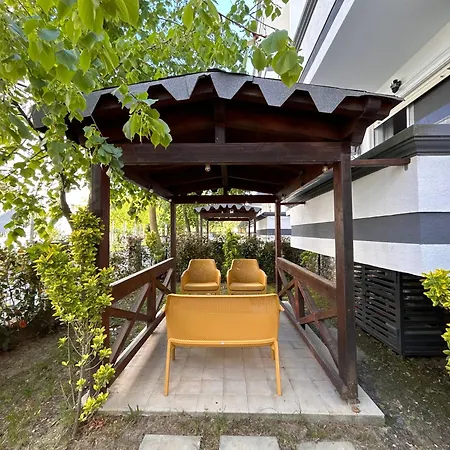 アパート Small Garden House