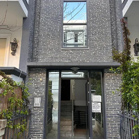 Small Garden House アパート